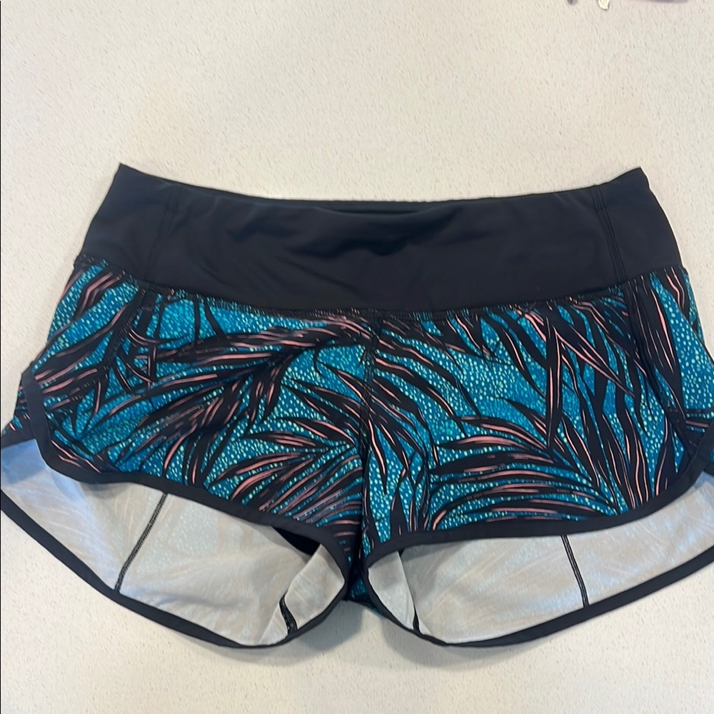 Lululemon size 4 running shorts Orig $89